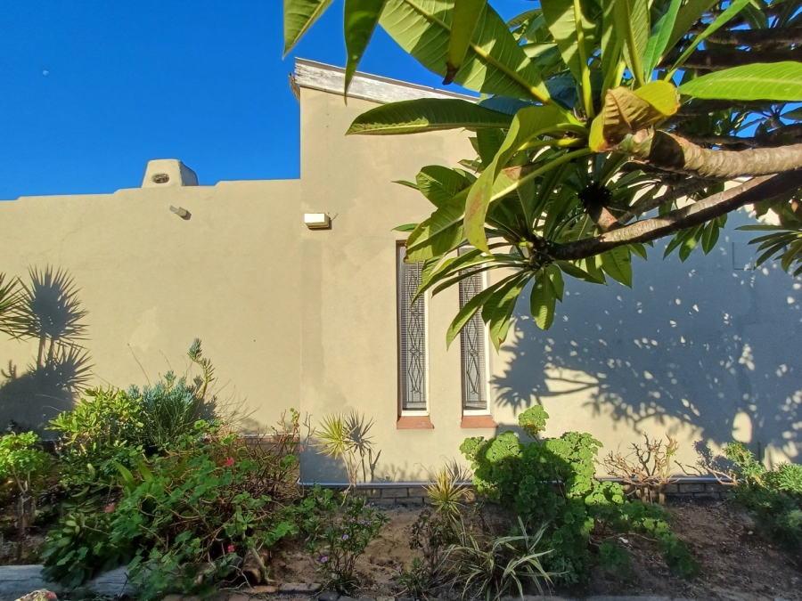3 Bedroom Property for Sale in Bishop Lavis Western Cape